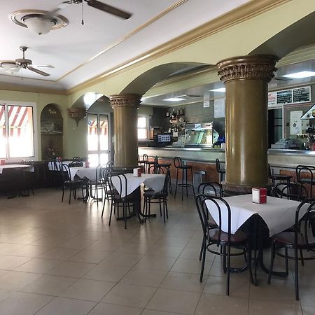 Hostal Bar San Pedro 迈雷纳-德尔阿尔科 外观 照片