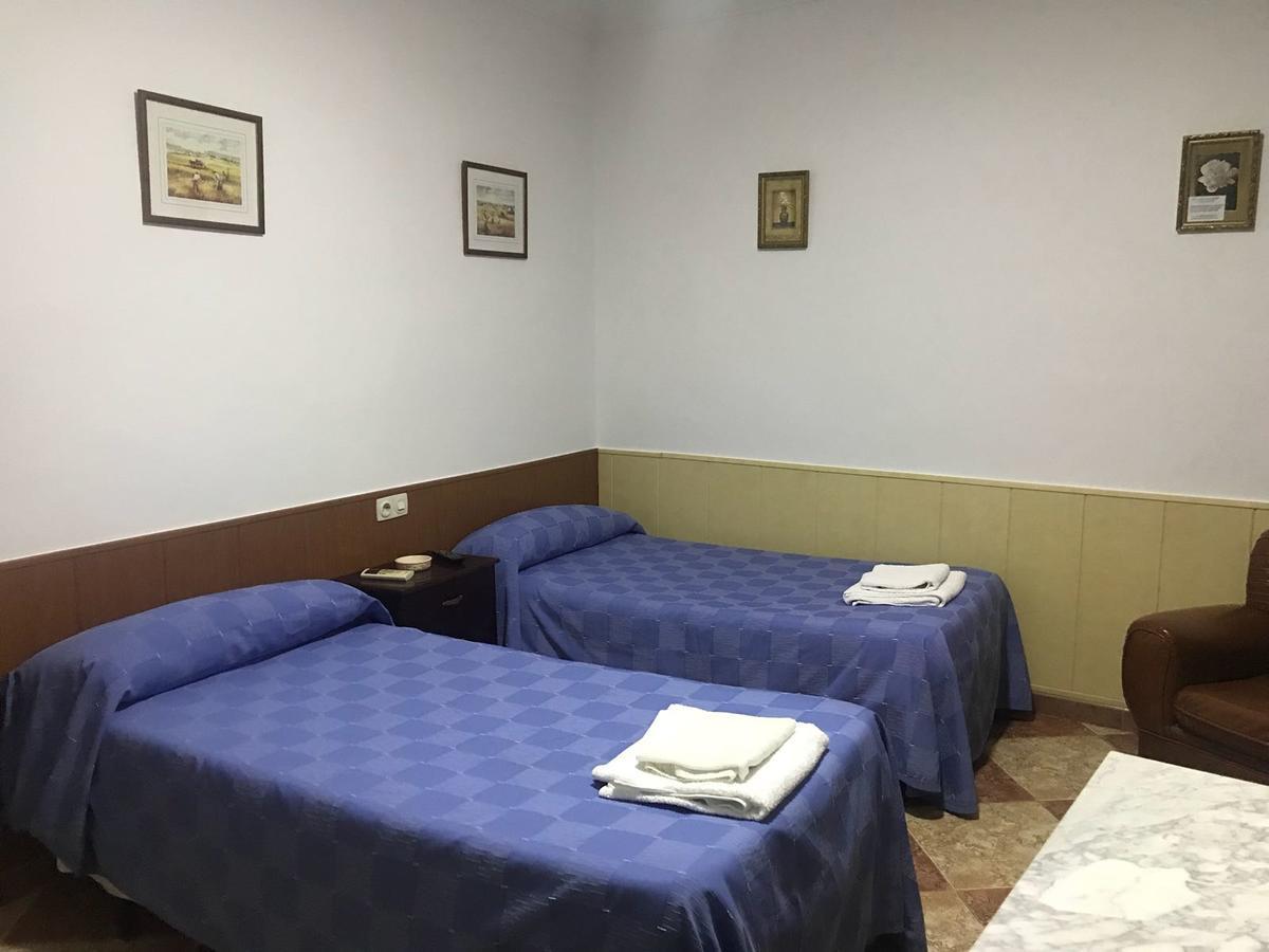 Hostal Bar San Pedro 迈雷纳-德尔阿尔科 外观 照片